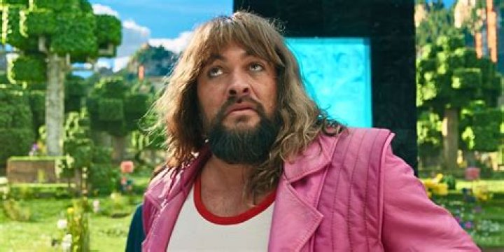 Minecraft Movie: Jason Momoa & Jack Black in a Blocky Adventure!