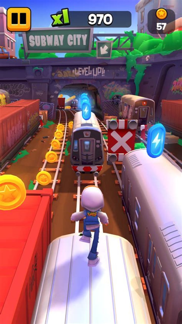 Play Subway Surfers: Endless Runner Fun!